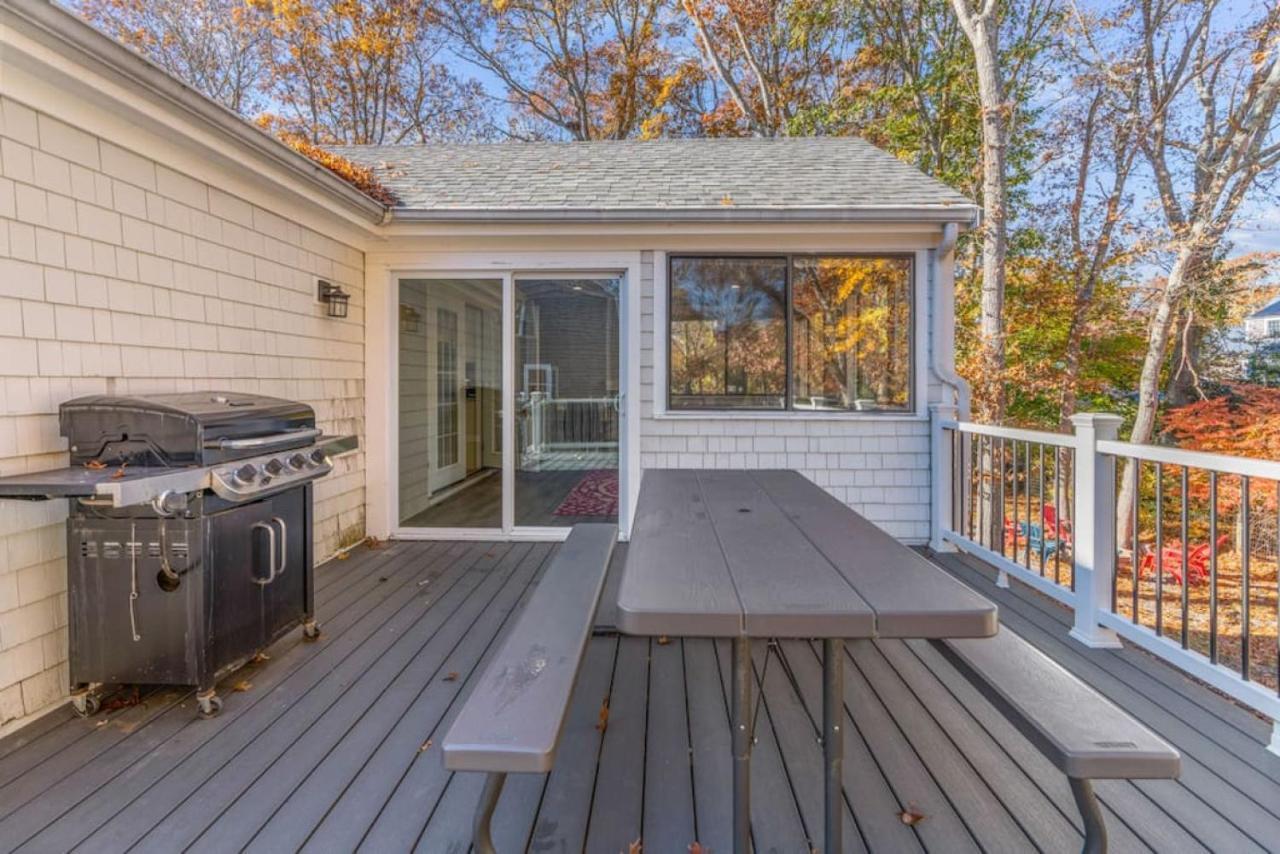 Cozy Spacious Home Walk To The Beach And 1 Mile To Downtown Hyannis Barnstable Exteriör bild